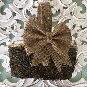 Basket With Handle & Burlap